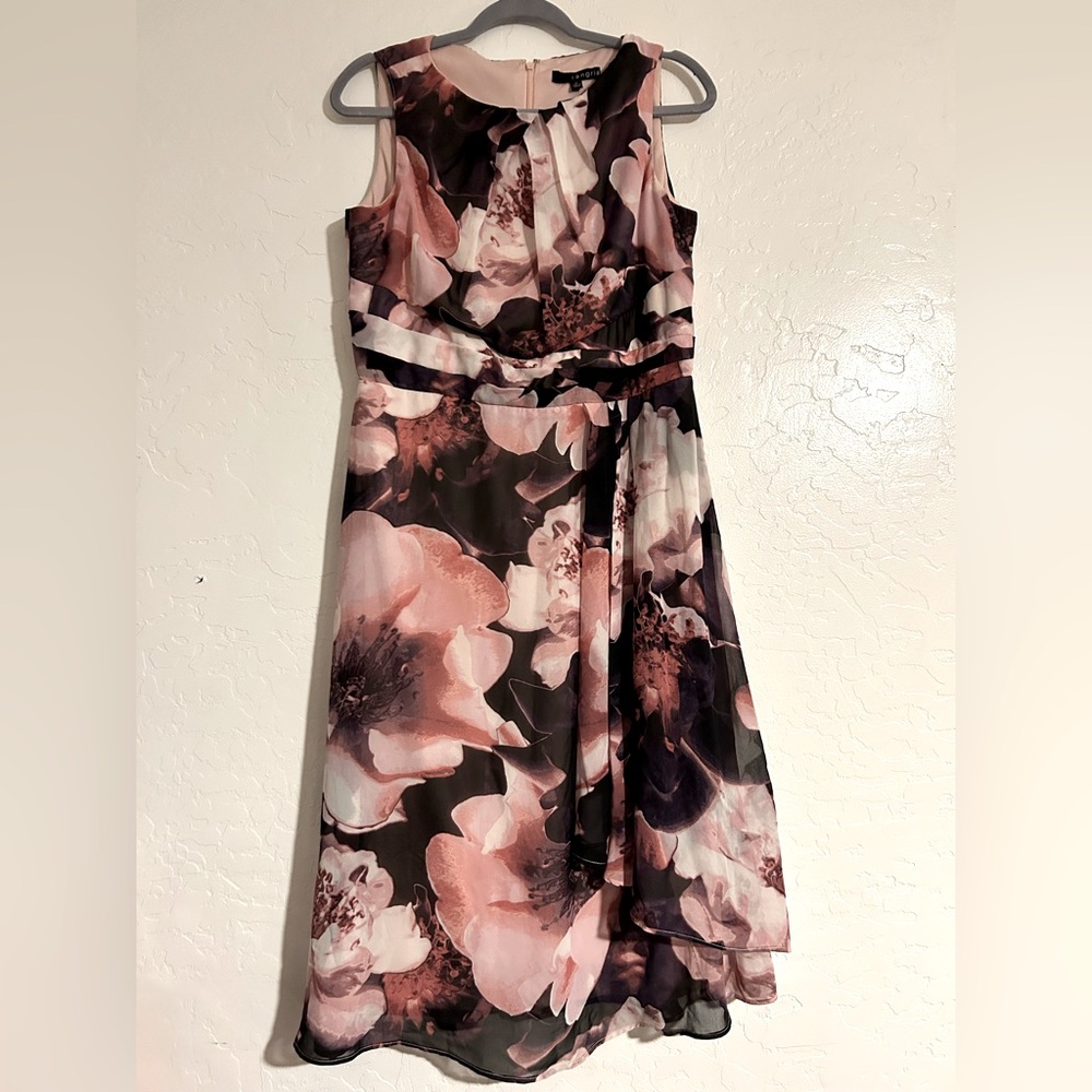 Dress Sangria 
Size 12 
Pink violet color